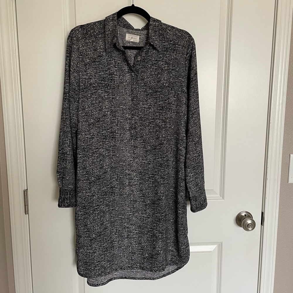 Lou & Grey Shirt Dress w/ Black Speckled Print (Size M)